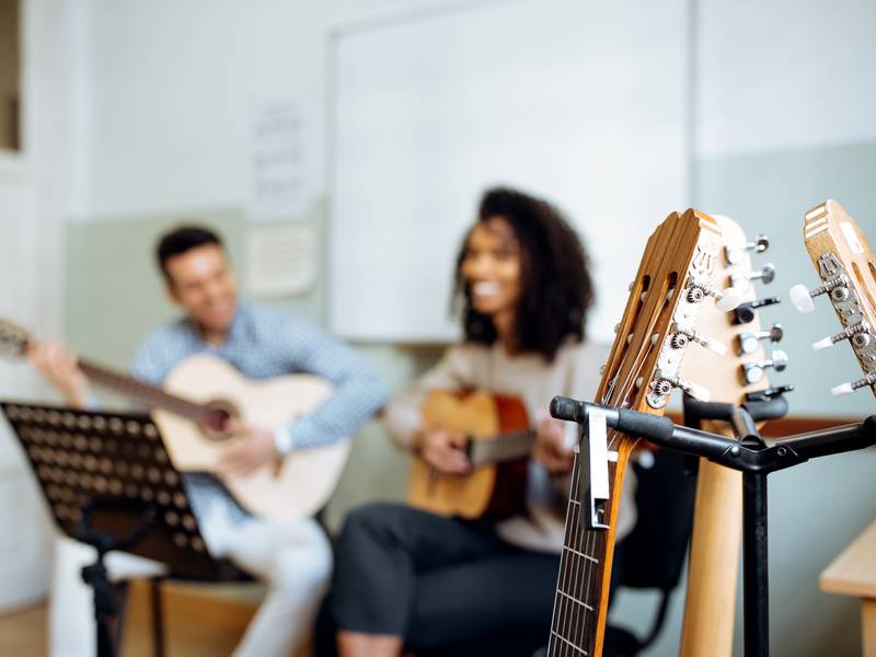 Do Guitar Teachers Near Me Provide In-Person Classes?