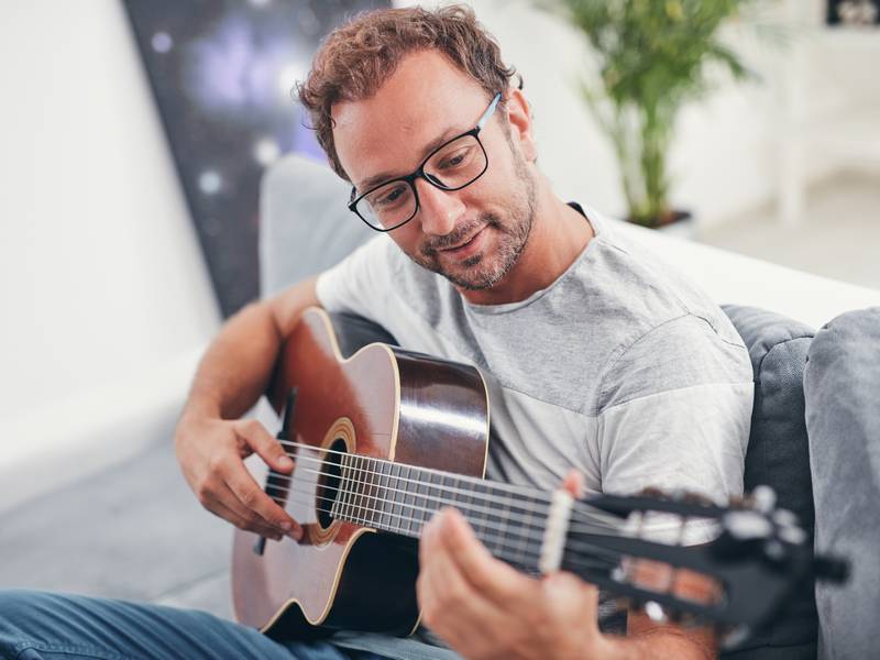 How Can Adult Guitar Lessons Help My Music Passion?