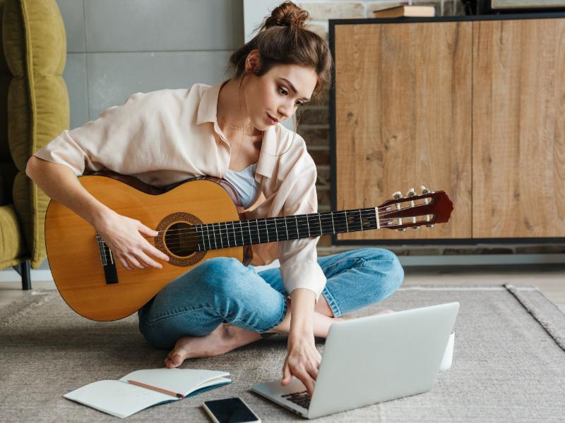 Do You Need to Know Music Theory Before Starting Guitar Classes?