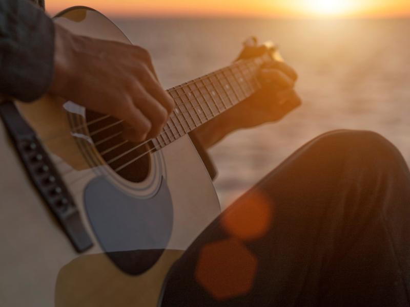 Can a Guitar Instructor Teach Me How to Play Folk Music?